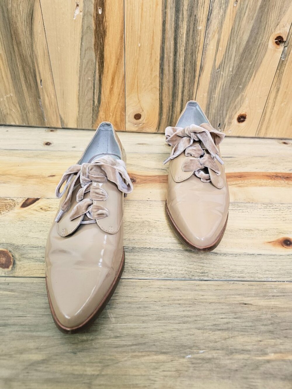 Louise Et Cie Tan Patent Leather Oxfords "Adwin" Flats Size 9